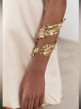 Zara Gold leaf arm cuff